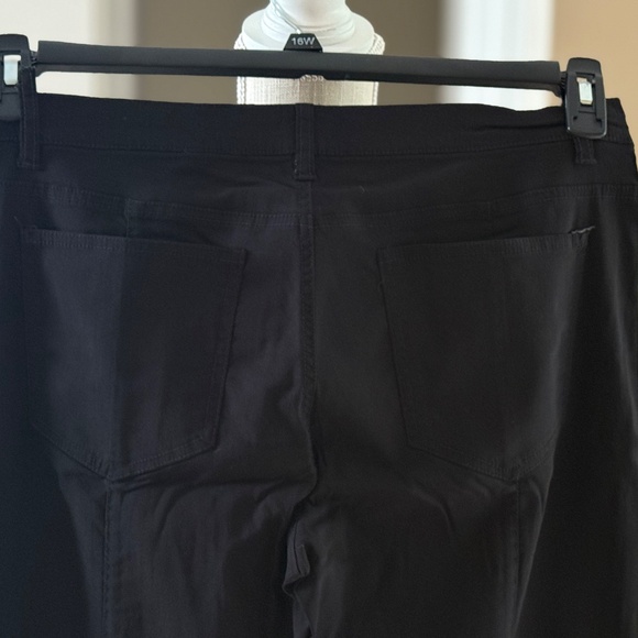 Women's DKNY Black Jeans, Size 12 - Picture 6 of 12